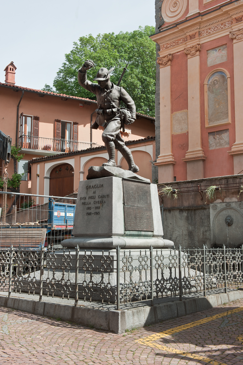 figura di soldato: alpino (monumento ai caduti) di Nori Giuseppe - ambito piemontese (primo quarto sec. XX)
