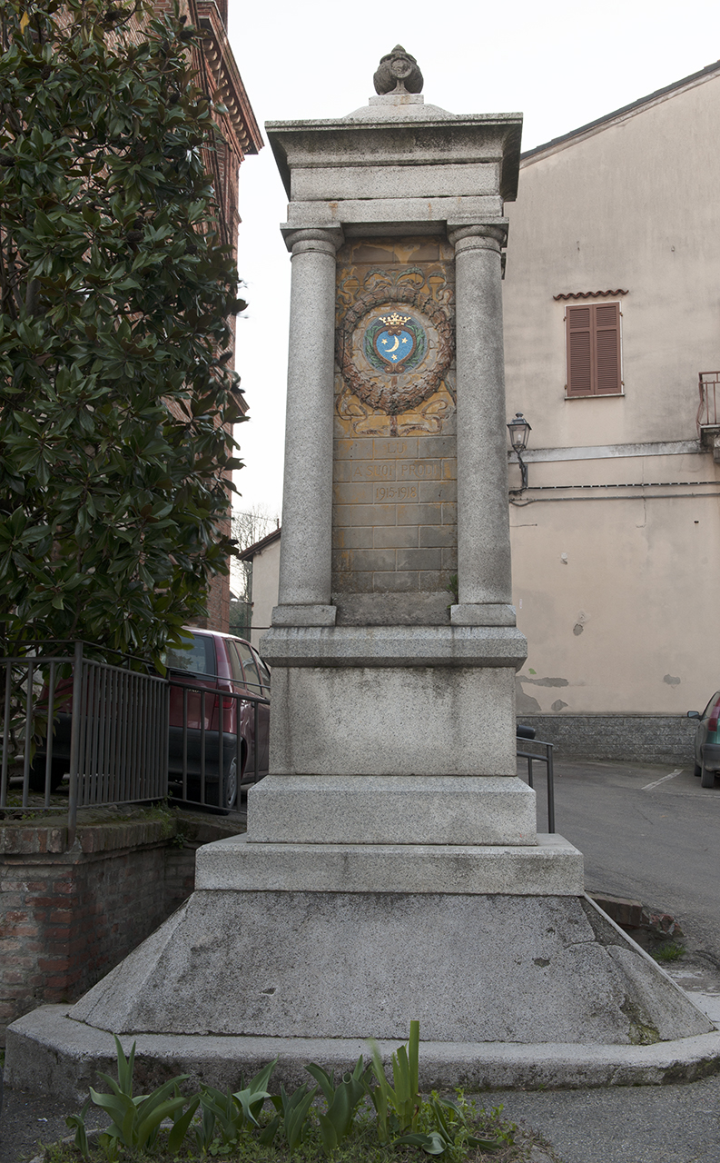 stemma comunale di Lu, allegoria della Vittoria su una biga (monumento ai caduti - a stele) - ambito piemontese (primo quarto, metà sec. XX, sec. XX)