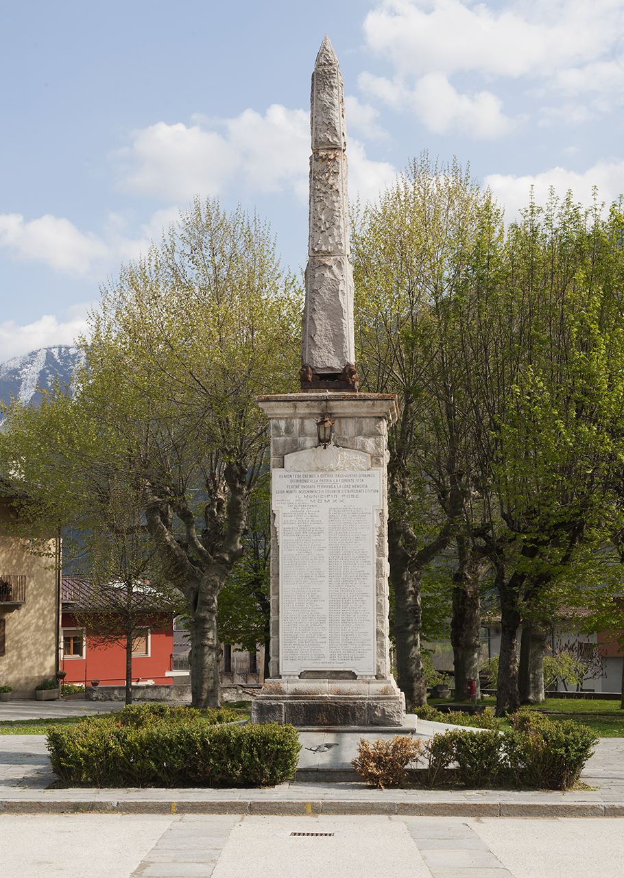 soggetto assente (monumento ai caduti - ad obelisco) di Catella Fratelli Ditta (primo quarto, metà sec. XX, sec. XX)