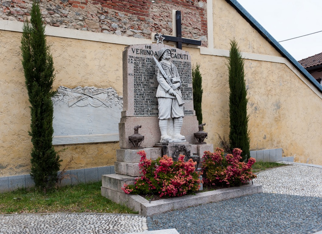 figura di soldato: fante (monumento ai caduti - a lapide) - ambito piemontese (primo quarto, metà sec. XX, sec. XX)