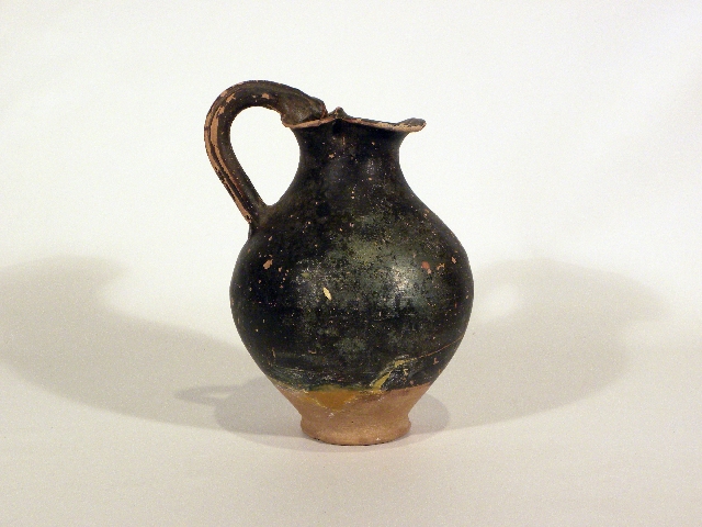 oinochoe (fine IV a.C)