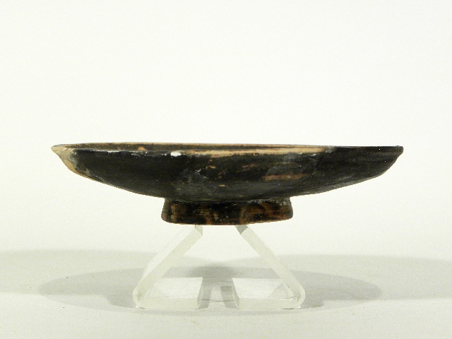 piatto (fine/ inizio IV a.C./ III a.C)