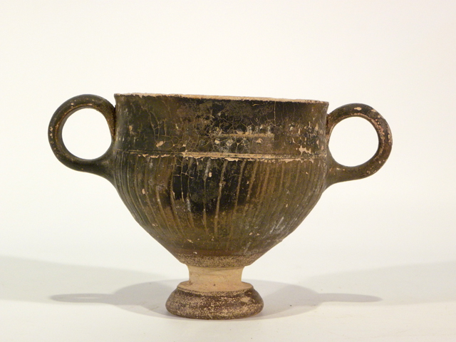 skyphos (metà III a.C)