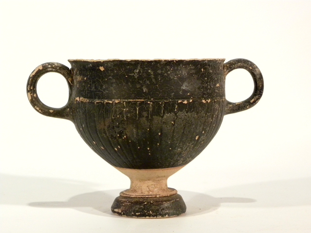 skyphos (metà III a.C)