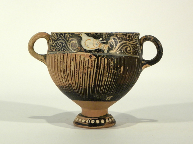 skyphos (metà III a.C)