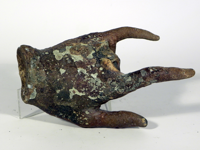 statua/ mano sinistra (Eta' romana imperiale)