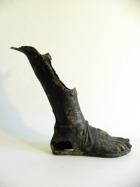 statua/ gamba (Eta' ellenistica)