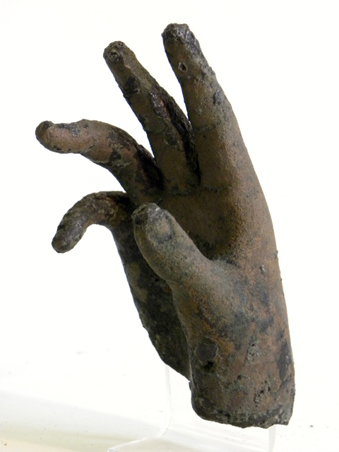 statua/ mano destra (Eta' romana imperiale)