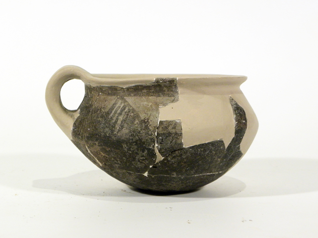 tazza/ frammenti (Eta' del ferro I)