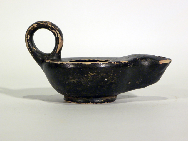 lucerna (fine/ inizio IV a.C/ III a.C)