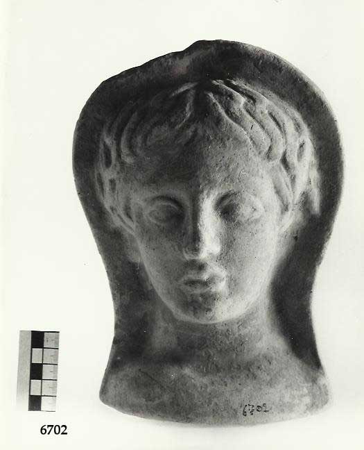 offerente "velato capite" (testa, La Regina, c. 51/53, terrecotte votive) (III a.C)