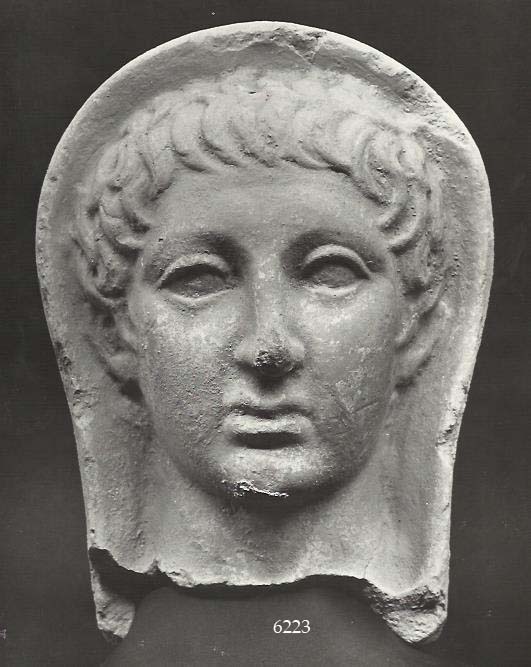offerente "velato capite" (testa, Comella - Stefani, tipo A1 II, terrecotte votive) (III a.C)