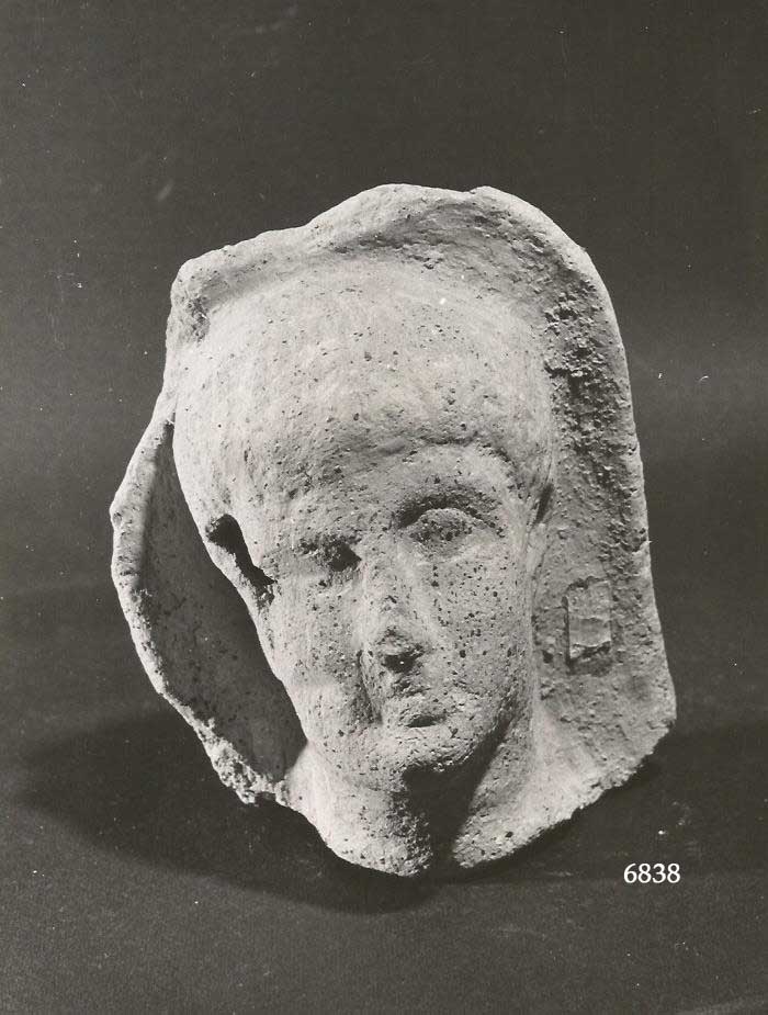offerente "velato capite" (testa, Onorati, 10,5, terrecotte votive) (seconda metà III a.C)