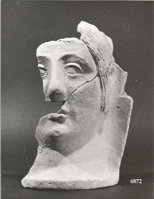 offerente "velato capite" (testa, Invernizzi, T 5-6, terrecotte votive) (inizio III a.C)