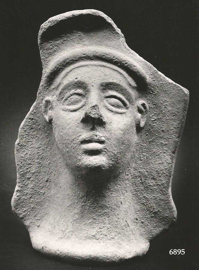 offerente "velato capite" (testa, Marinucci, L III b1 1 (X VI1 1), terrecotte votive) (fine IV a.C)