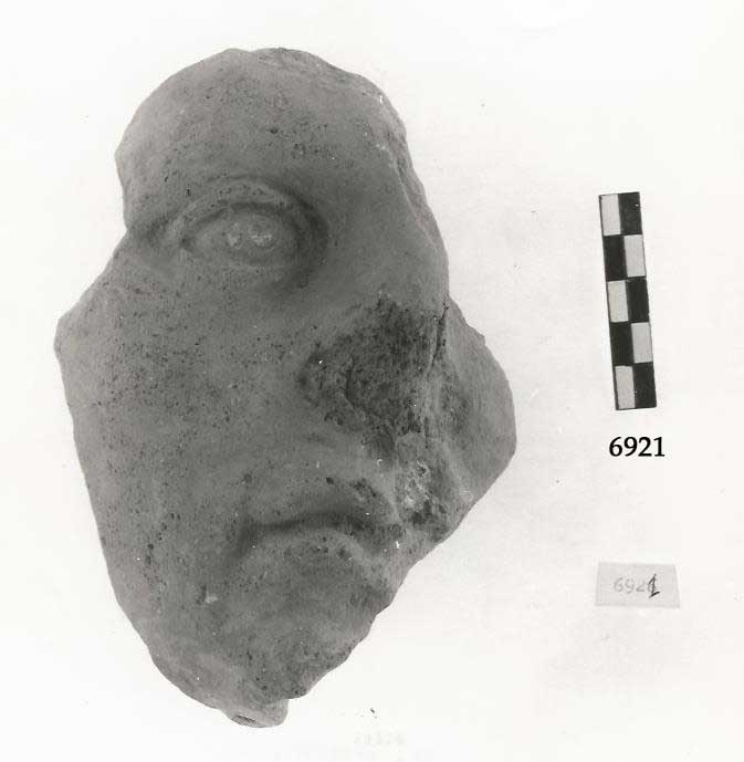 offerente "velato capite" (testa, Marinucci E I fr. 4, terrecotte votive) (fine IV - III a.C)