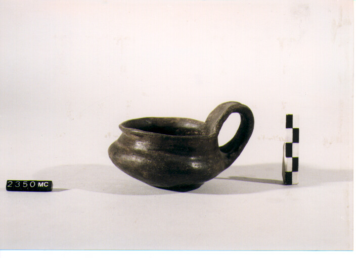 TAZZA - CULTURA TOMBE A FOSSA (SECC. IX/VIII A.C)