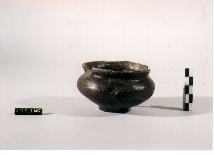 ATTINGITOIO - CULTURA TOMBE A FOSSA (SECC. IX/VIII A.C)