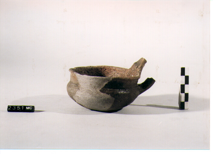 TAZZA - CULTURA TOMBE A FOSSA (SECC. IX/VIII A.C)