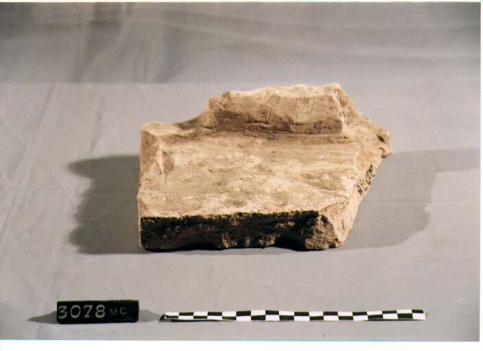 tegola/ frammento (secc. IV/ III a.C)