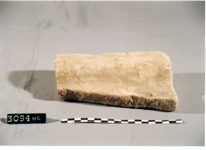 tegola/ frammento (secc. IV/ III a.C)