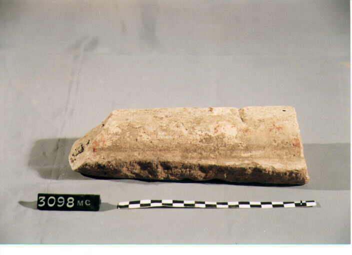 tegola/ frammento (secc. IV/ III a.C)