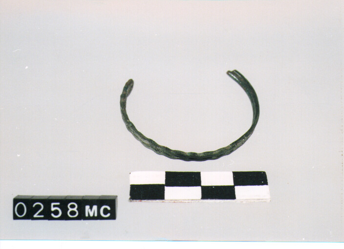 ARMILLA, DE LA GENIERE, TIPO TORANO - CULTURA TOMBE A FOSSA (SECC. IX/VIII A.C)