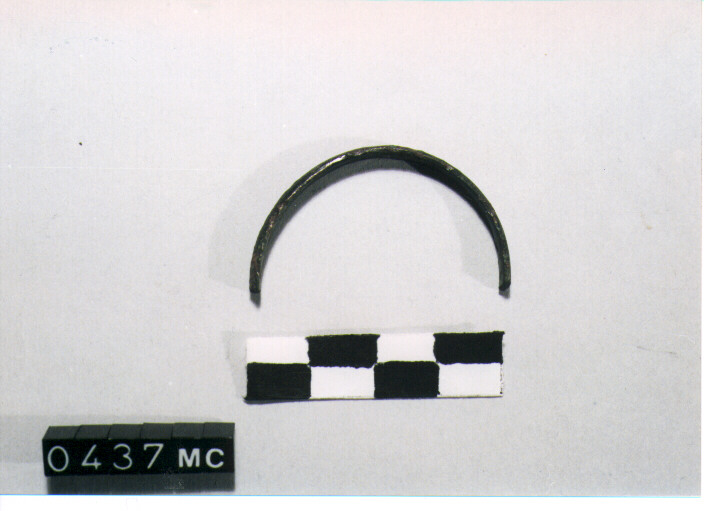 ARMILLA/ FRAMMENTO - CULTURA TOMBE A FOSSA (SECC. IX/VIII A.C)