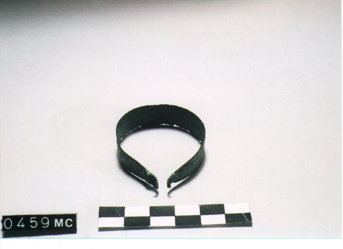 ARMILLA - CULTURA TOMBE A FOSSA (SECC. IX/VIII A.C)