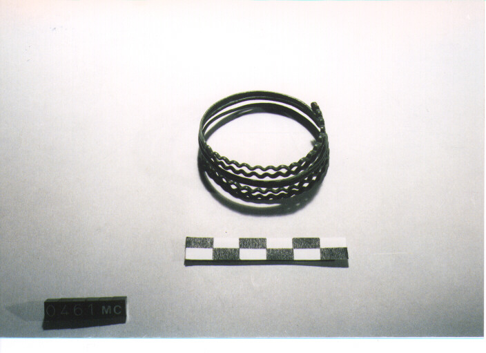 ARMILLA - CULTURA TOMBE A FOSSA (SECC. IX/VIII A.C)