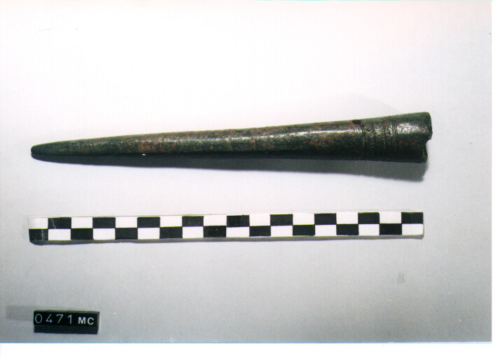 PUNTALE DI LANCIA - CULTURA TOMBE A FOSSA (SECC. IX/VIII A.C)