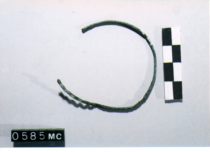 armilla/ frammento - CULTURA TOMBE A FOSSA (SECC. IX/VIII A.C)