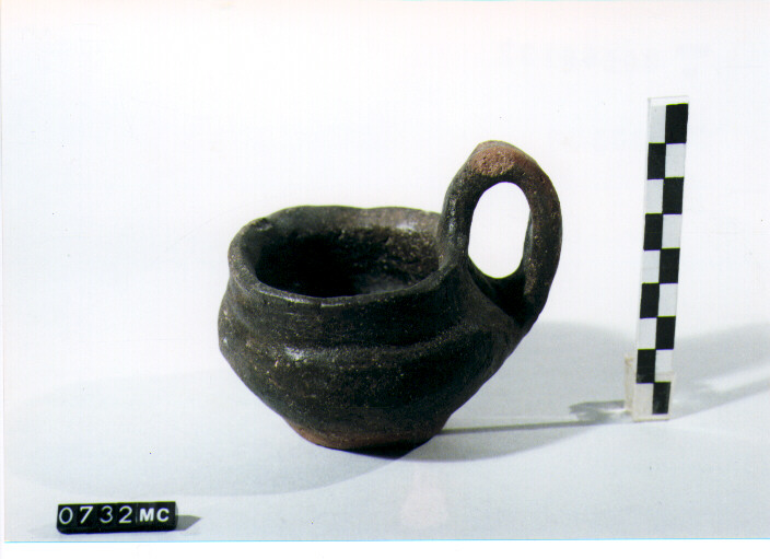 TAZZA - CULTURA TOMBE A FOSSA (SECC. IX/VIII A.C)