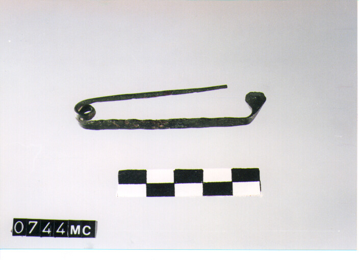 fibula/ frammento - CULTURA TOMBE A FOSSA (SECC. IX/VIII A.C)