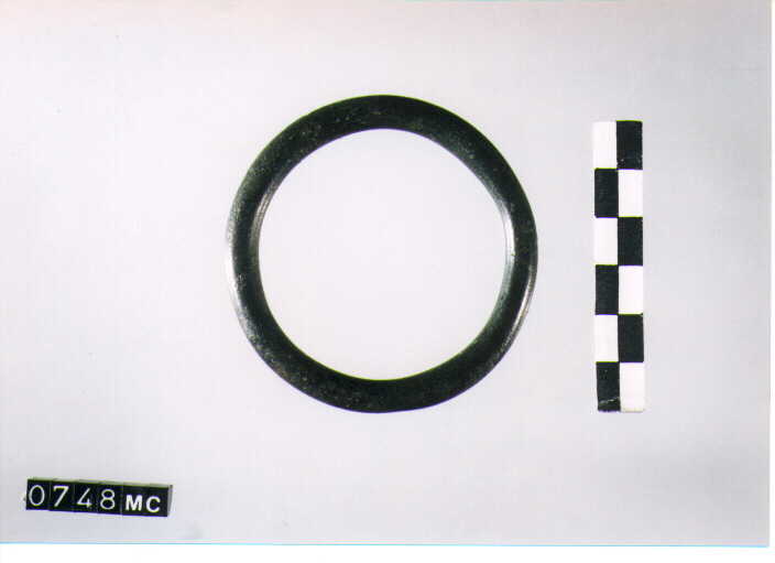 ANELLO DA SOSPENSIONE - CULTURA TOMBE A FOSSA (SECC. IX/VIII A.C)