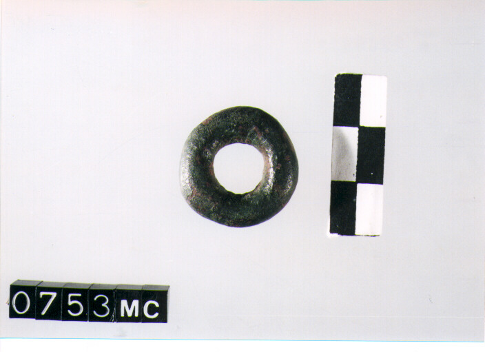 ANELLO DA SOSPENSIONE - CULTURA TOMBE A FOSSA (SECC. IX/VIII A.C)