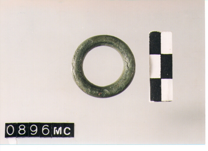 ANELLO DA SOSPENSIONE - CULTURA TOMBE A FOSSA (SECC. IX/VIII A.C)