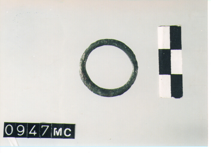 ANELLO - CULTURA TOMBE A FOSSA (SECC. IX/VIII A.C)