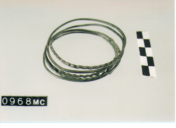 ARMILLA - CULTURA TOMBE A FOSSA (SECC. IX/VIII A.C)