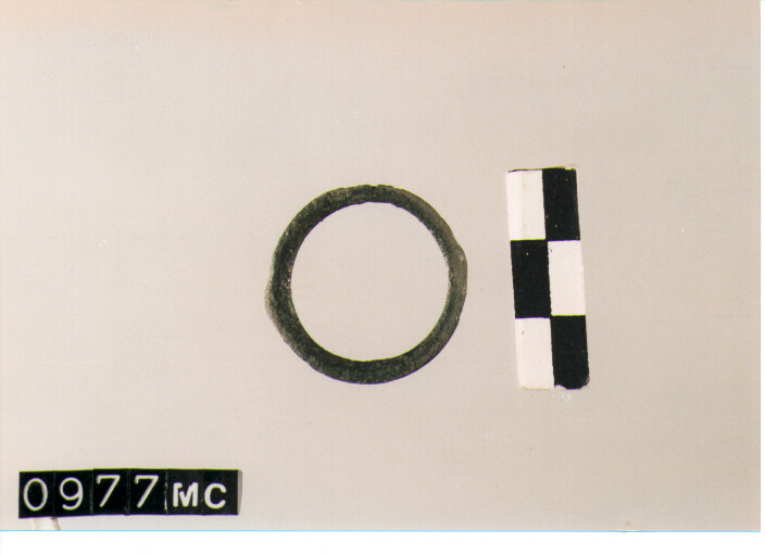 ANELLO DA SOSPENSIONE - CULTURA TOMBE A FOSSA (SECC. IX/VIII A.C)