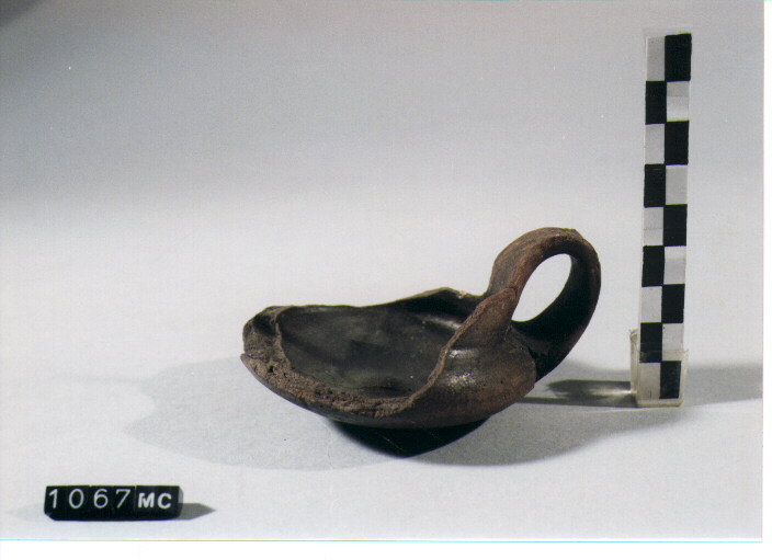 TAZZA/ FRAMMENTO - CULTURA TOMBE A FOSSA (SECC. IX/VIII A.C)