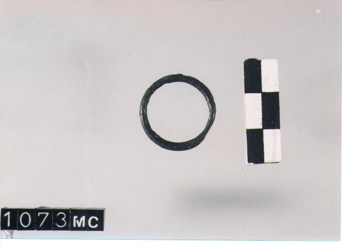 ANELLO DA SOSPENSIONE - CULTURA TOMBE A FOSSA (SECC. IX/VIII A.C)