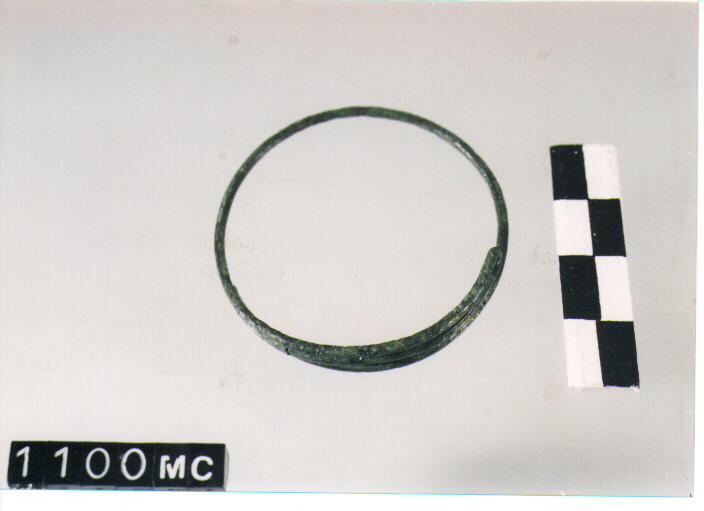 ARMILLA - CULTURA TOMBE A FOSSA (SECC. IX/VIII A.C)