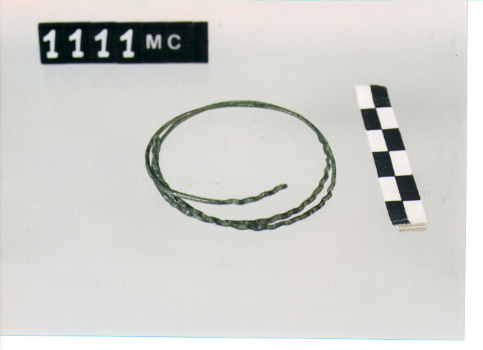ARMILLA - CULTURA TOMBE A FOSSA (SECC. IX/VIII A.C)