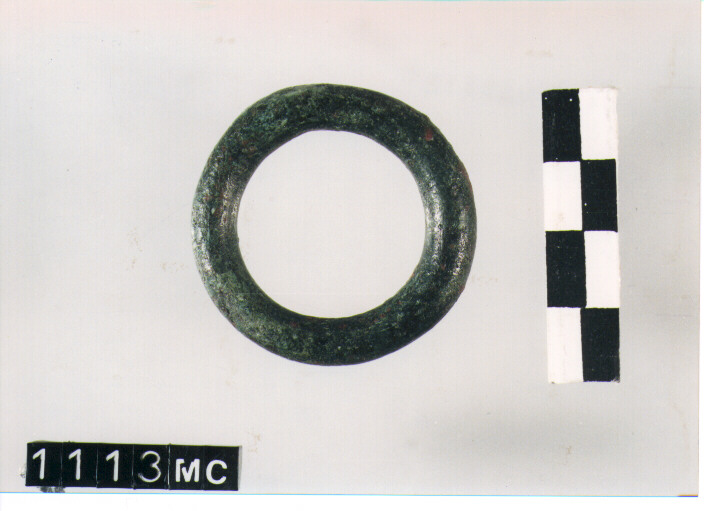 ANELLO DA SOSPENSIONE - CULTURA TOMBE A FOSSA (SECC. IX/VIII A.C)