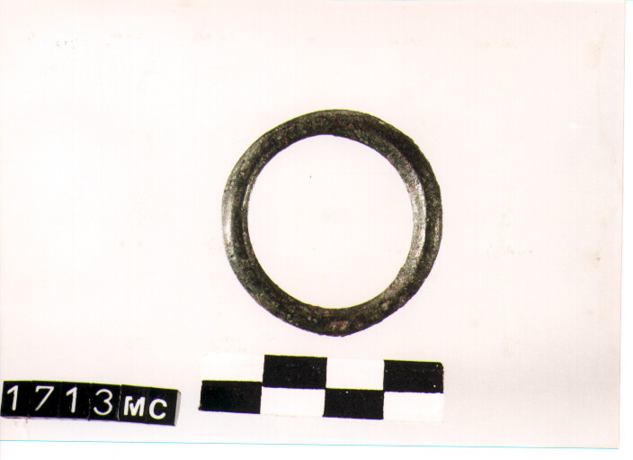 ANELLO DA SOSPENSIONE - CULTURA TOMBE A FOSSA (SECC. IX/VIII A.C)