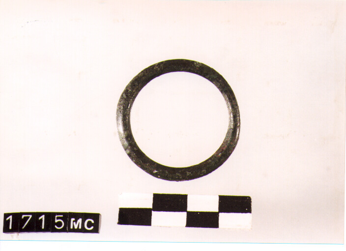 ANELLO DA SOSPENSIONE - CULTURA TOMBE A FOSSA (SECC. IX/VIII A.C)