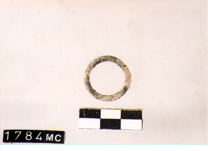 ANELLO DA SOSPENSIONE - CULTURA TOMBE A FOSSA (SECC. IX/VIII A.C)