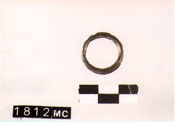 ANELLO DA SOSPENSIONE - CULTURA TOMBE A FOSSA (SECC. IX/VIII A.C)