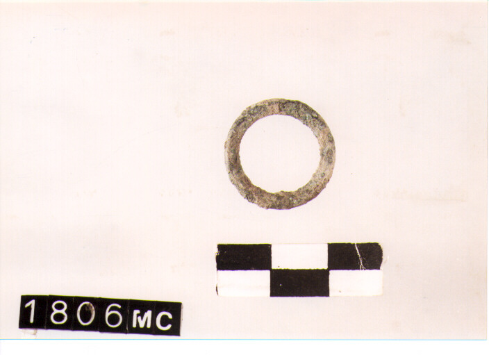 ANELLO DA SOSPENSIONE - CULTURA TOMBE A FOSSA (SECC. IX/VIII A.C)